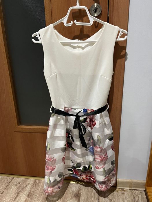 Бутикова рокля с панделка