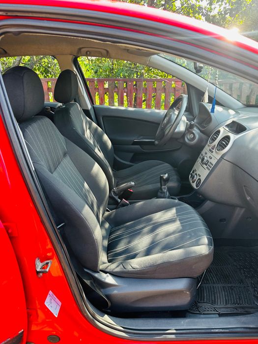 Vând Opel Corsa D