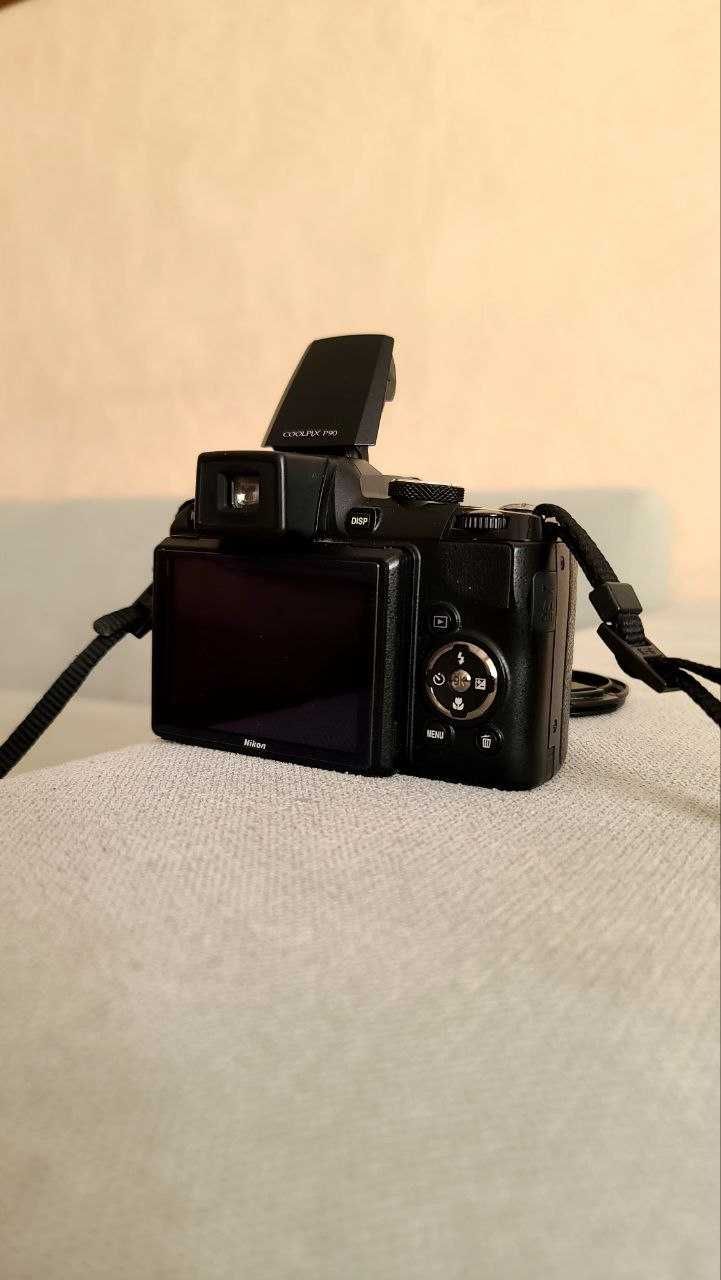 Nikon Coolpix P90