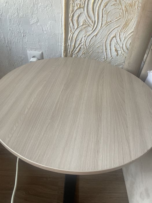 Журнальный столик новый