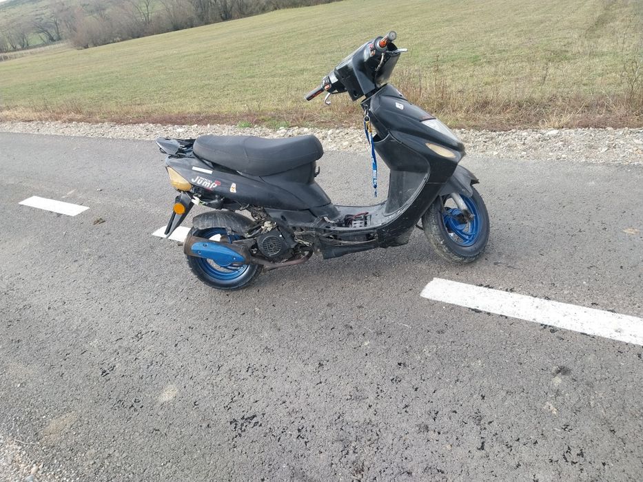 Vând scuter generic jump 2 80cc 4t