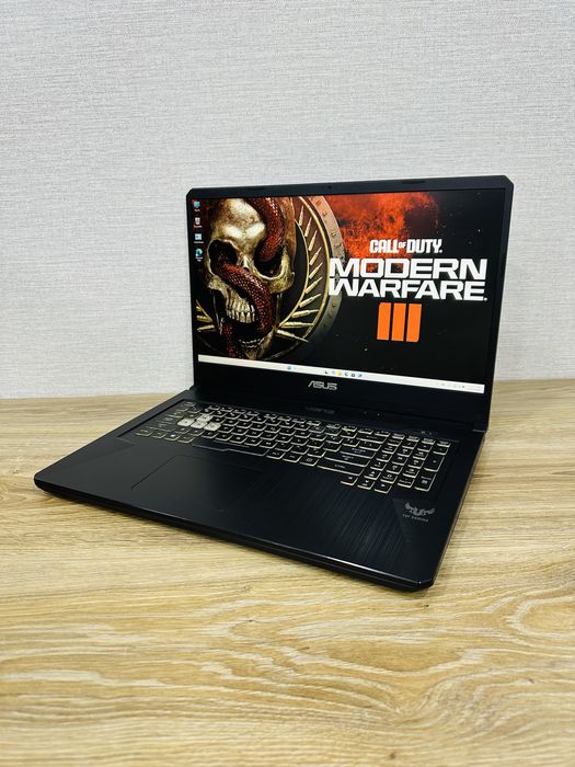 ASUS TUF Ryzen 5-8 Ядер+GTX1650, Большой 17,3 Экран