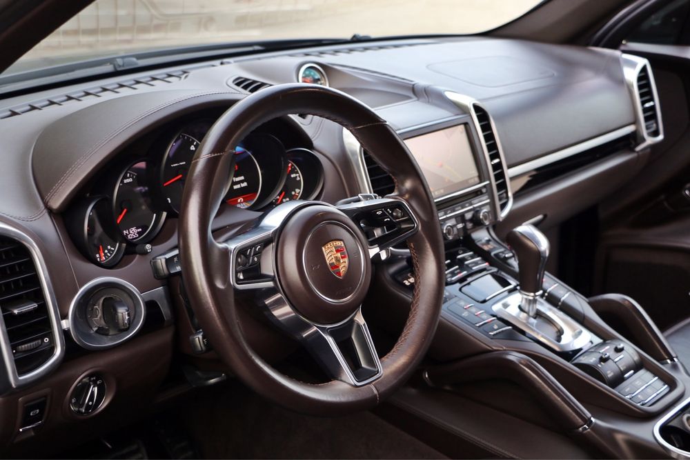 Porsche Cayenne Platinum Edition