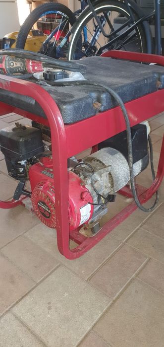 Generator curent Honda