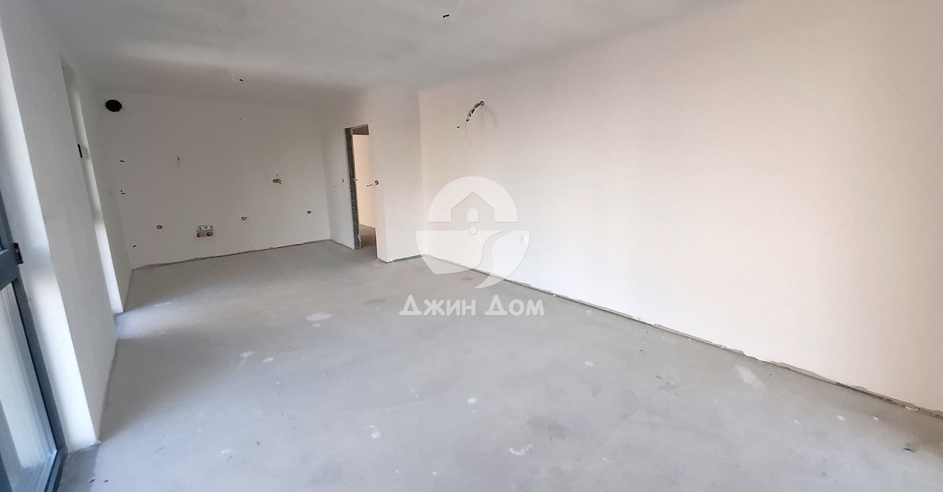 Просторен двустаен апартамент на ПЪРВА ЛИНИЯ МОРЕ в гр. Несебър