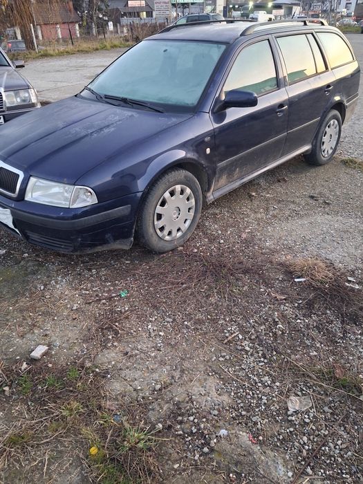 Skoda octavia  2003. 1.6 benzina