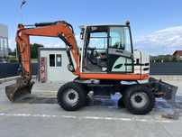 Vand excavator 8,5t pe roți