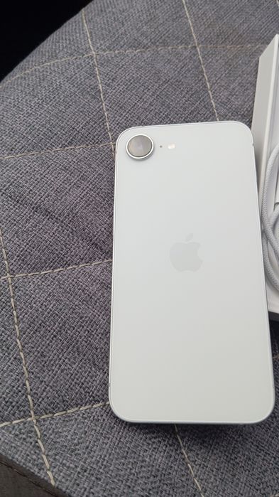 iPhone 16e 128г новый