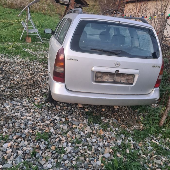 Dezmembrez opel astra 1.6 tdi