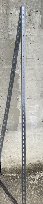 Закачалки за дрехи/ торс и манекени- оборудване магазин за дрехи