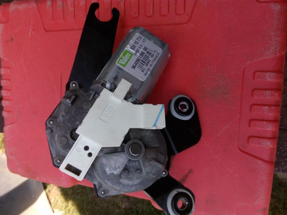 моторче за задното сткло пежо