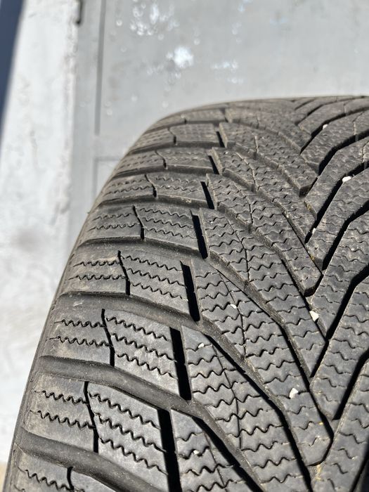 2 бр. зимни гуми 255/45/19 Nexen DOT 2623 7 mm