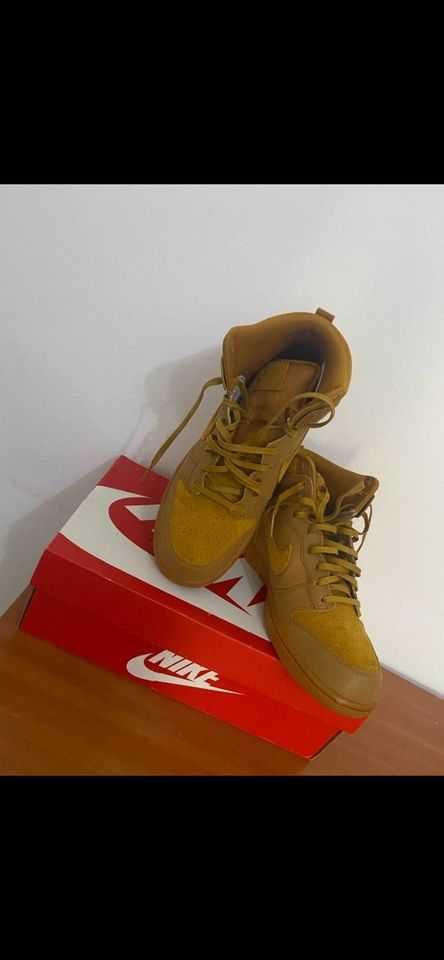 Vind adidași Nike originali pret 349, light brown,(Pret magazin 550)