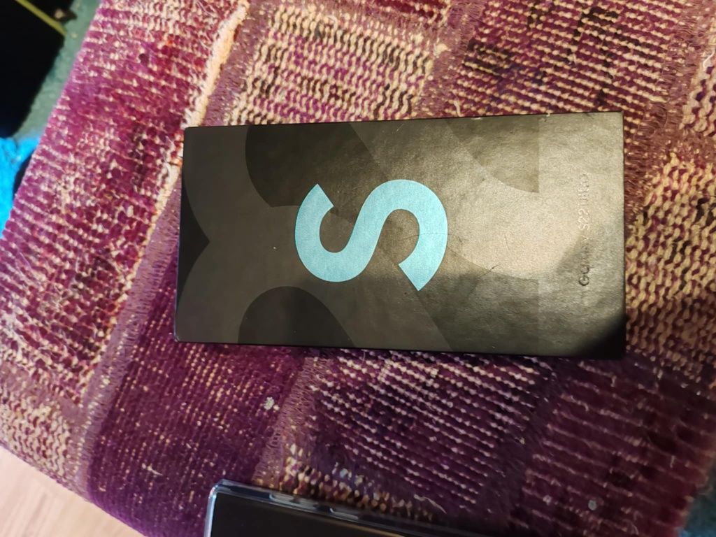 Продавам Samsung S22 Ultra