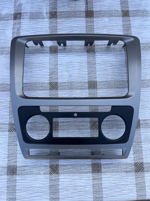 Consola radio skoda octavia 2 an 2012