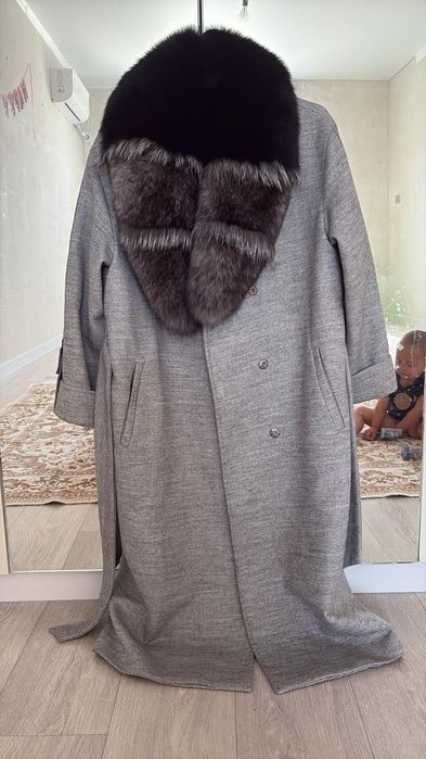 пальто сатылады.