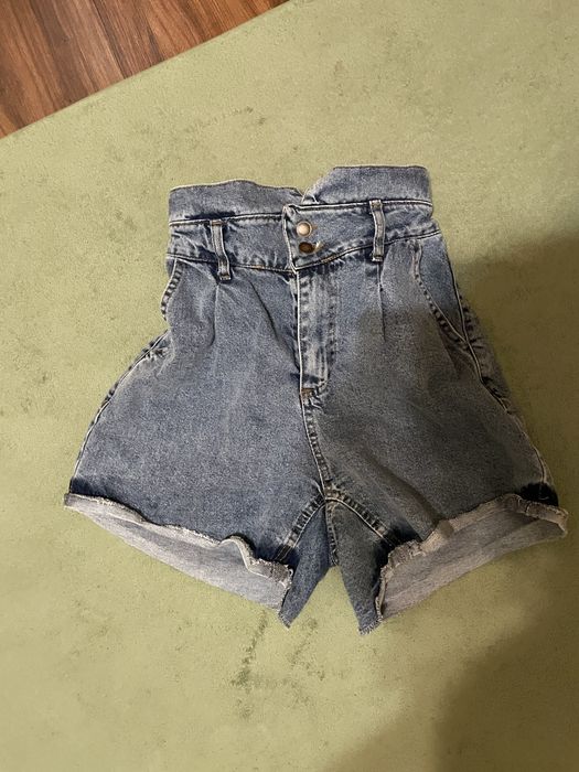 Къси панталони и спортна блузка