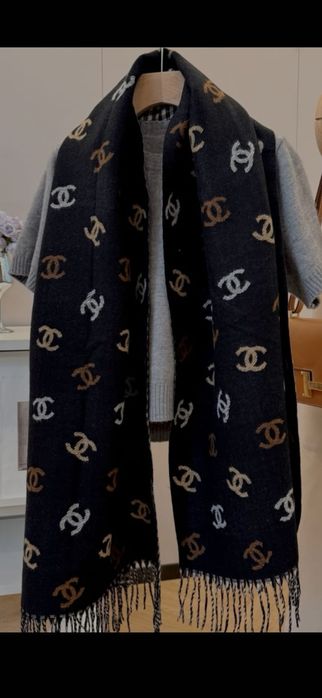 Esarfa-fular Chanel model 2026, 2 modele