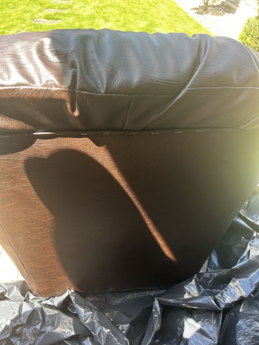 fotoliu din piele maro