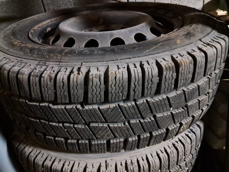 Cauciucuri de vânzare