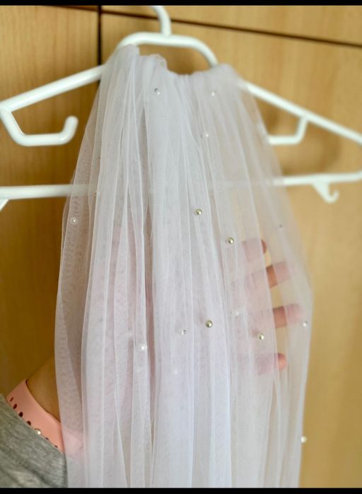 Rochie de mireasă deosebită, cu perle si pietre