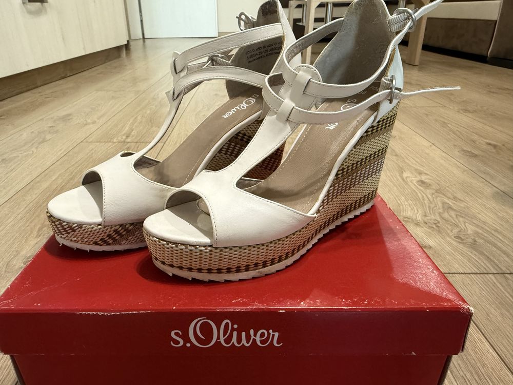 Дамски сандали на платфотма s’oliver 38 бели
