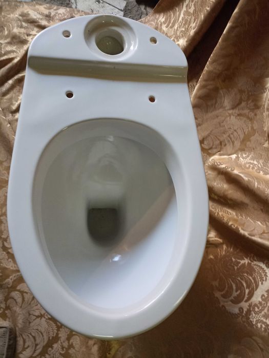 Продам унитаз для дома