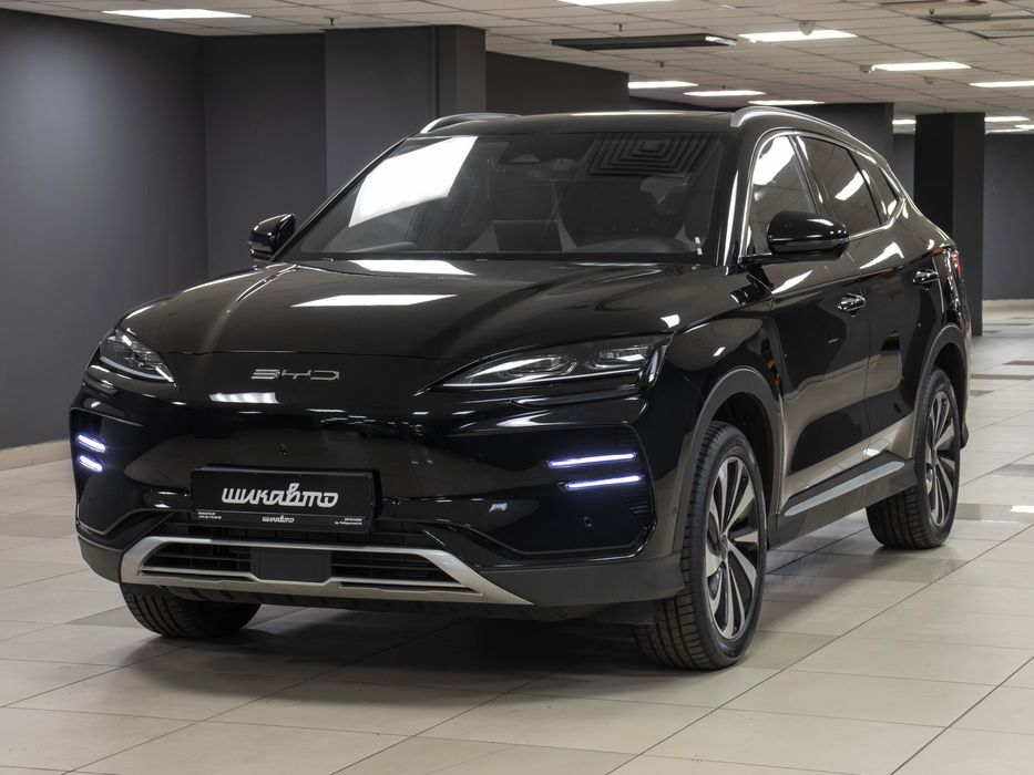 BYD CHAMPION madel 2025 Черный,мокрый асфальт, Нардогрей и белые цве