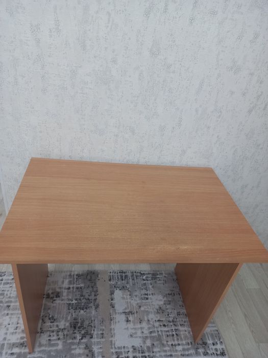 Продается письменный стол