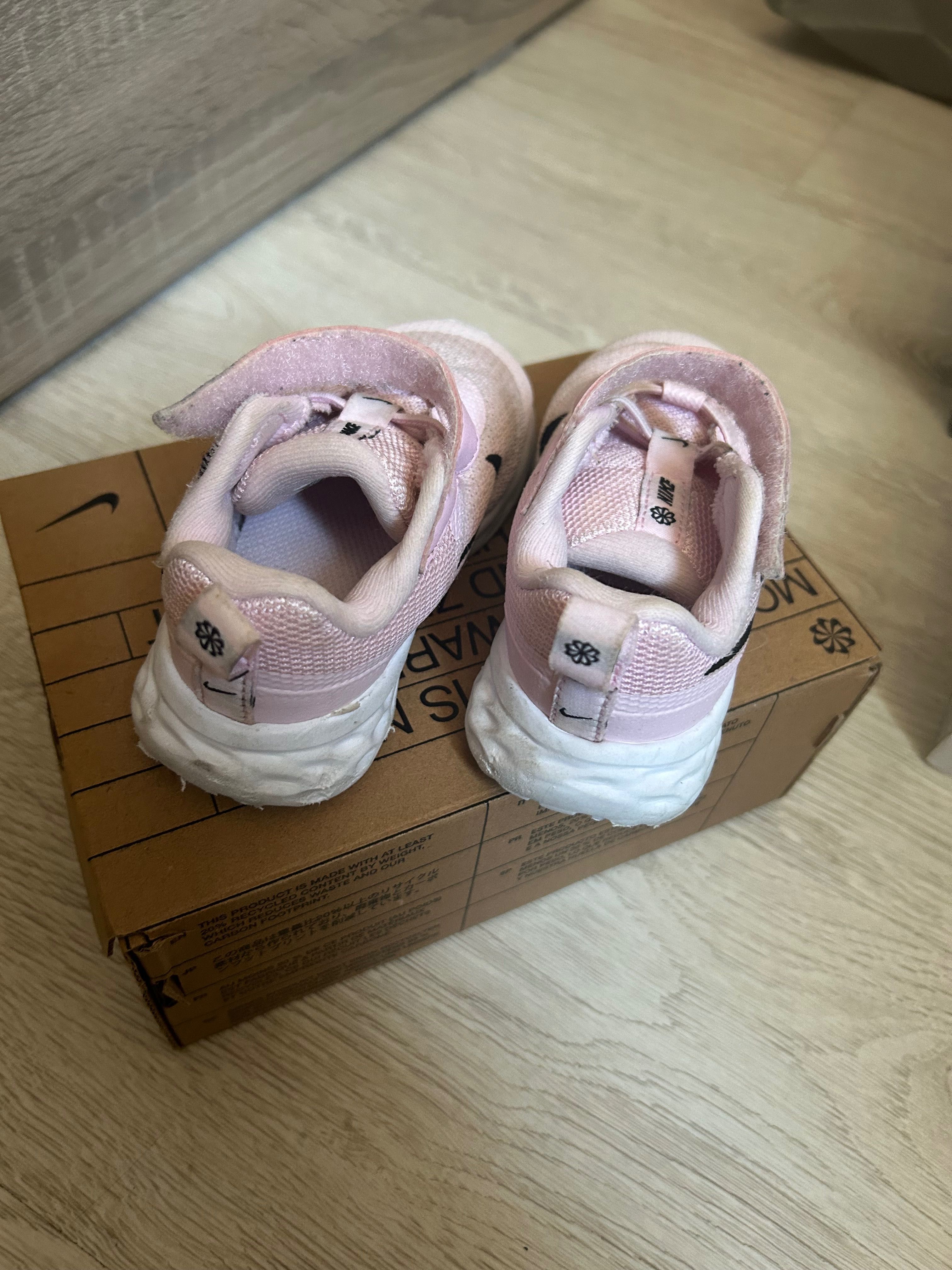 Маратонки adidas 24 номер