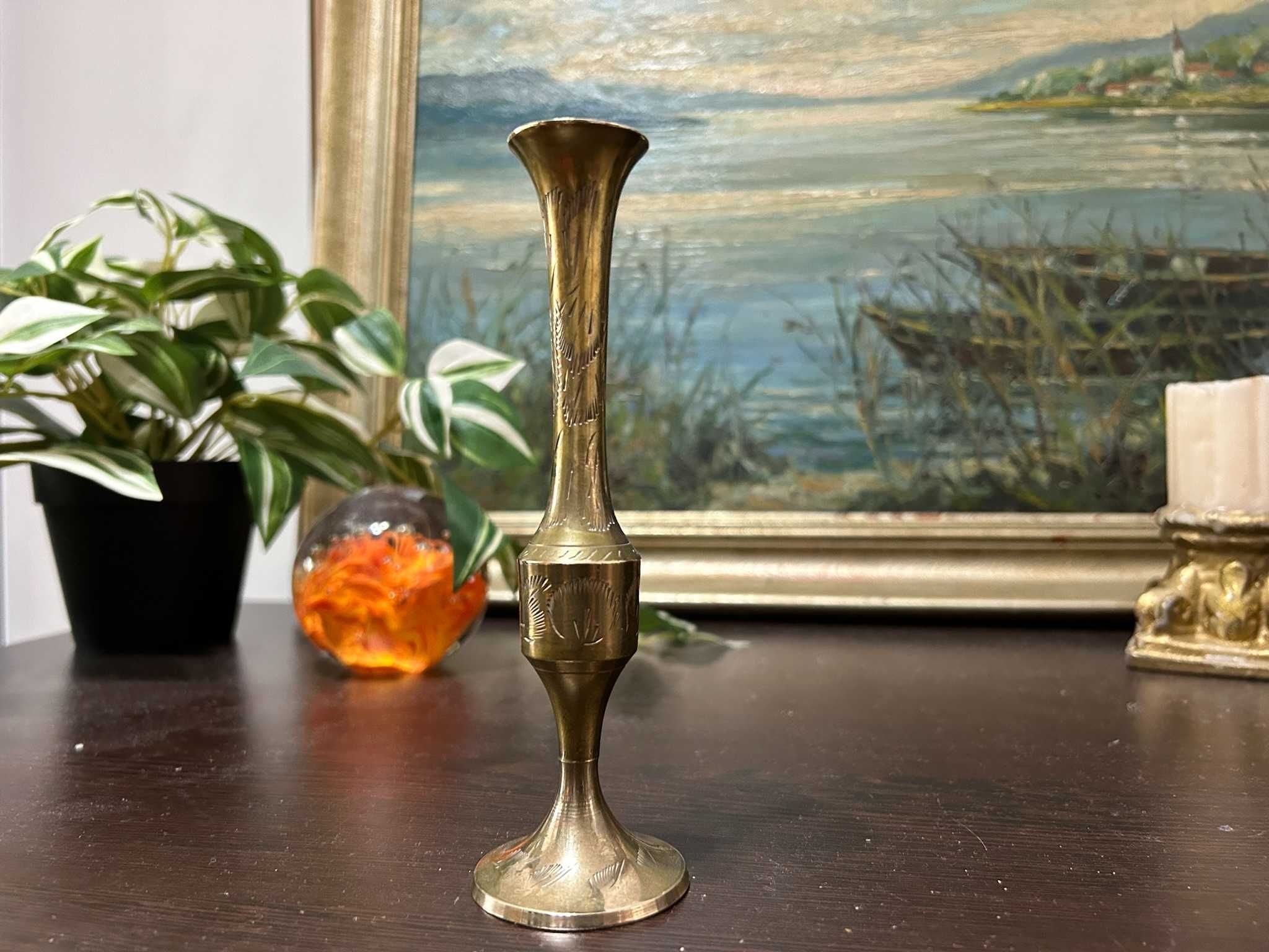 AP110 Vaza de bronz 17cm inaltime frumoasa