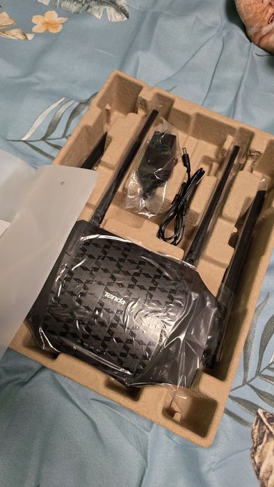 Router Wireless Gigabit Tenda AC21 AC2100, Dual-Band 300 + 1733 Mbps,