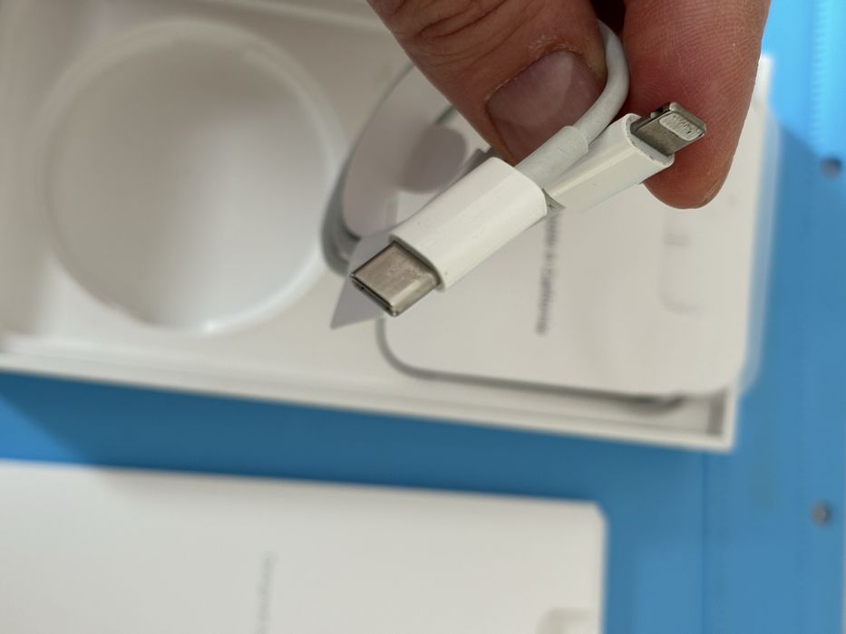 Cablu original Iphone 13 + husa