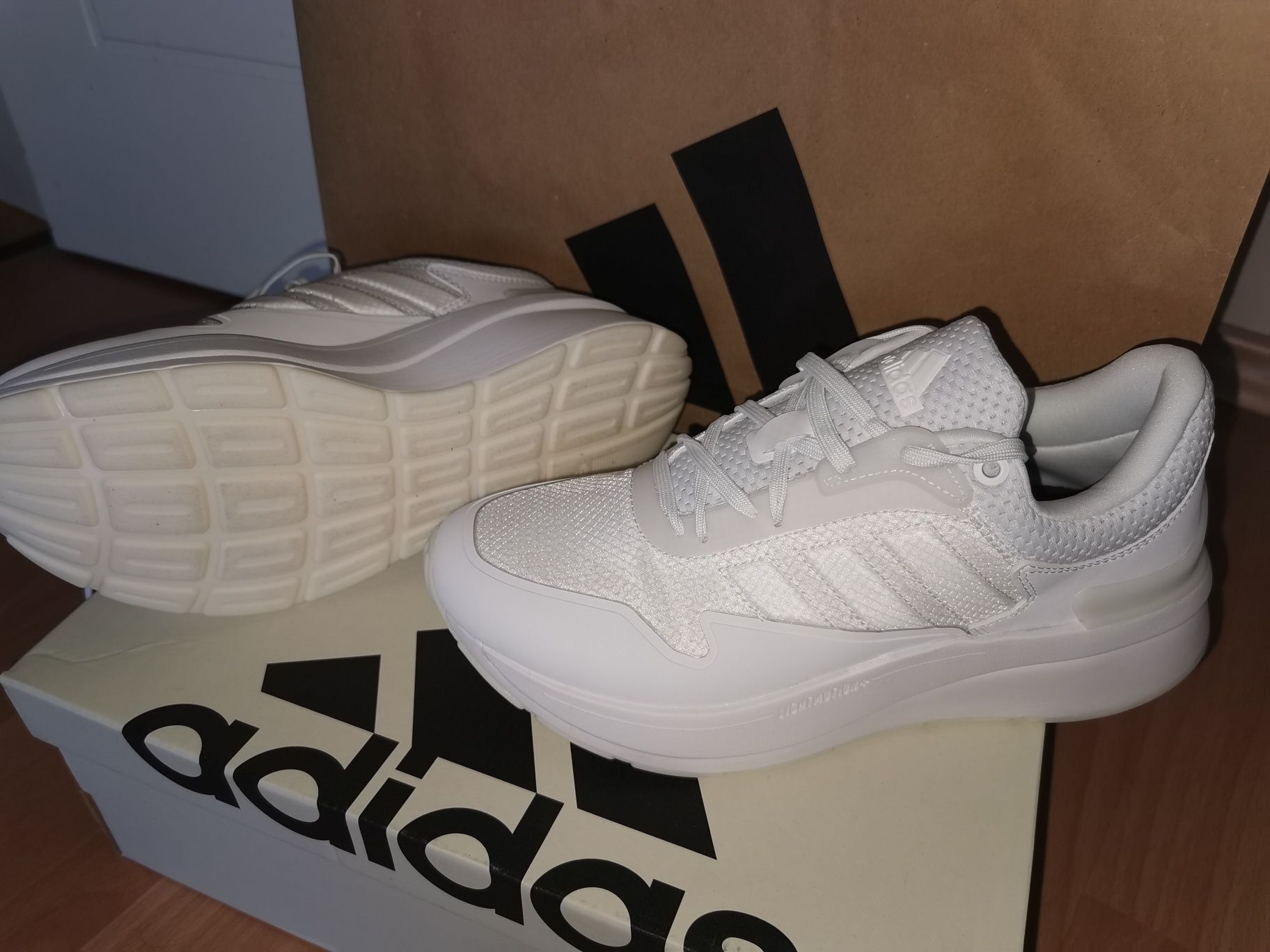 Маратонки  нови, оригинални Adidas, номер 39 1/3