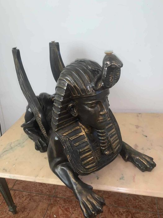 Masa cu doua statui tenta egipteana