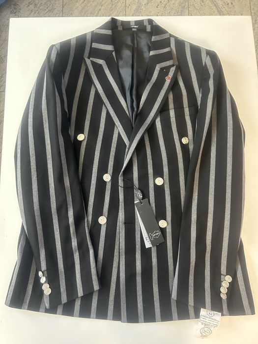 Sacou nou cu eticheta