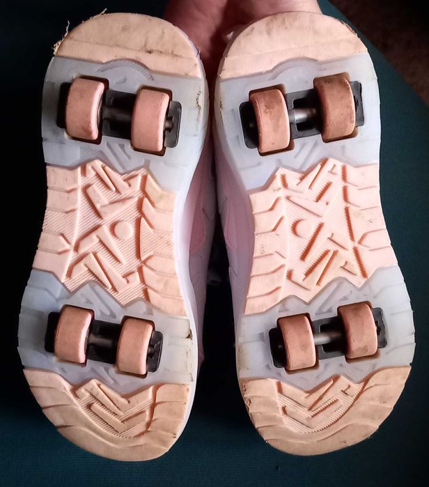 Маратонки с колелца