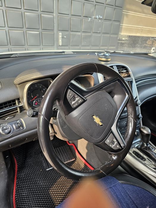 Chevrolet ,Malibu oq jemchug