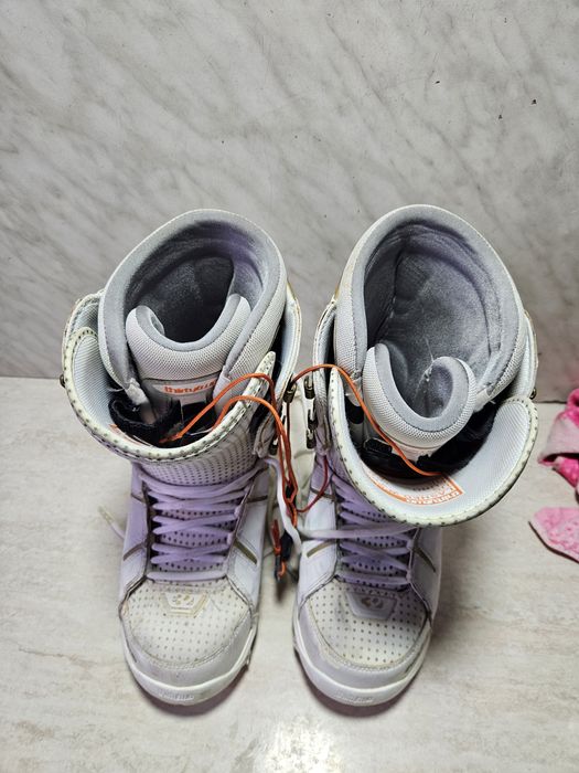 Boots 124 buti placa snowboard Thirtytwo   mărimea  40  .