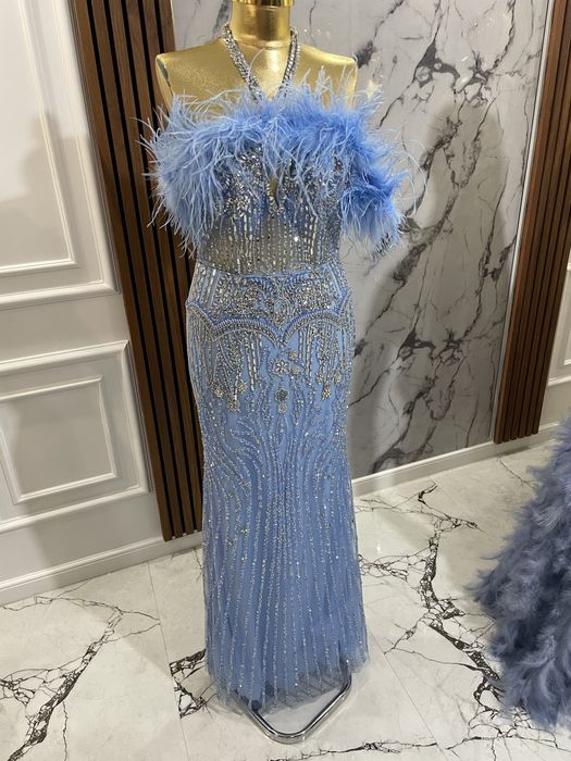 Rochie bijuterie cu pietre si pene