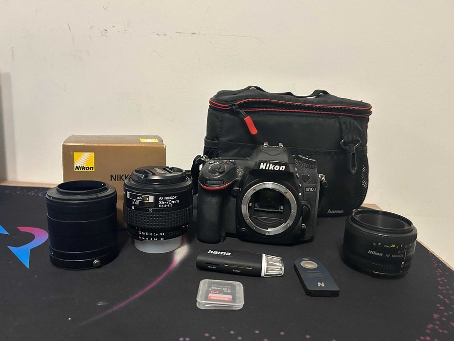 Vând aparat foto Nikon D7100 + accesorii