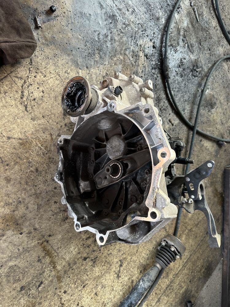 02T 301 103 М - Ръчна кутия за VW,Skoda,Seat бензин 1.2i ,1.4i
