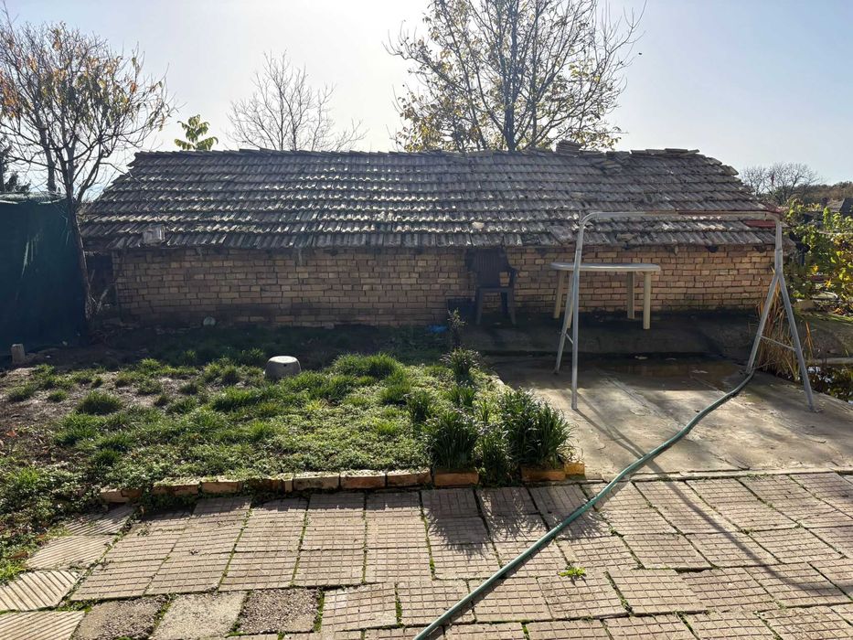 Продава се къща с.Макариополско