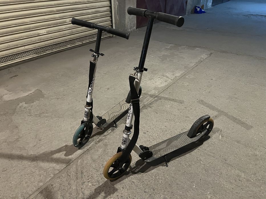 Детска тротинетка KikkaBoo със сините колела