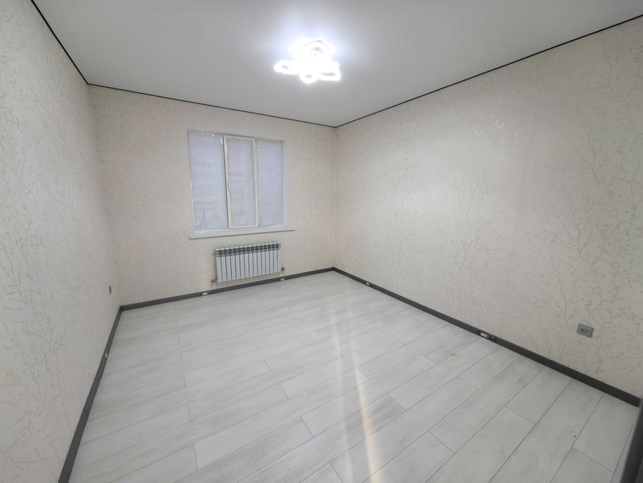 Продается дом в 12б микрорайоне.