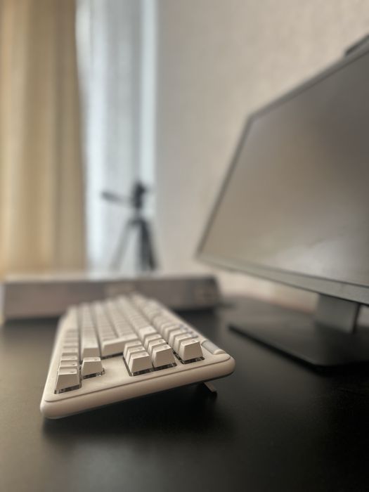 Продаю Logitech клавиатура