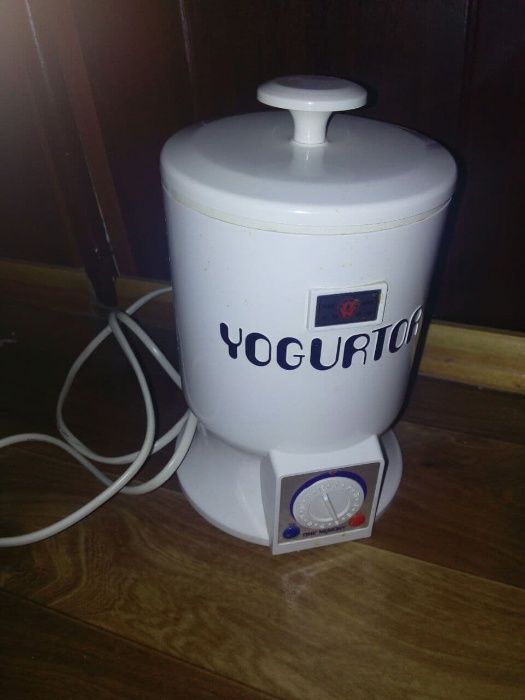 Йогуртер,машинка для приготовления йогурта дома