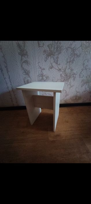 Табуретки цвета разные