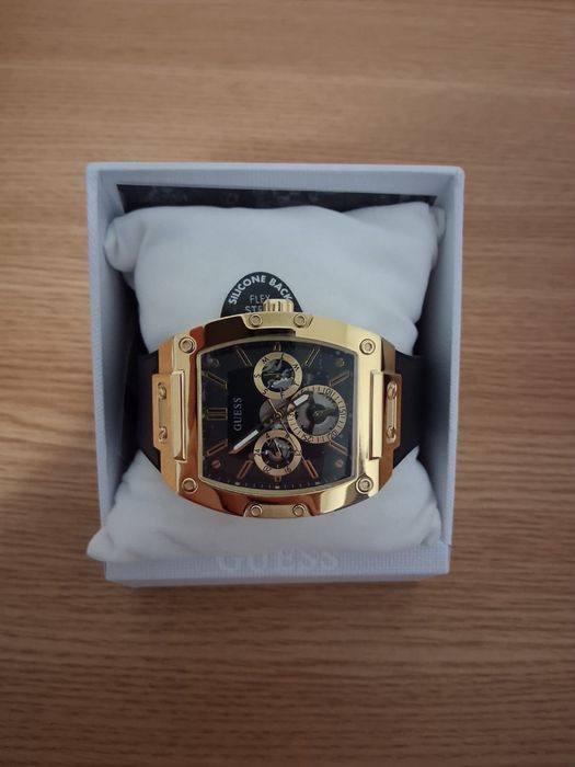 Ceas guess barbatesc