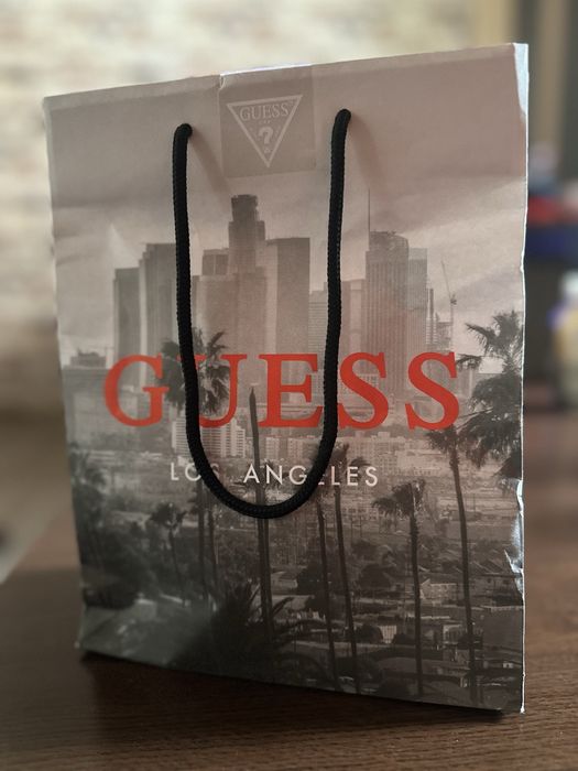 Дамски сребърен часовник Guess